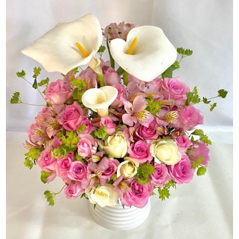 Premium Seasonal Flower Basket